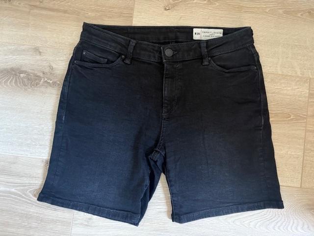 Esprit denim short (maat 28=maat 36), Kleding | Dames, Kort, Zwart, Ophalen of Verzenden, Zo goed als nieuw