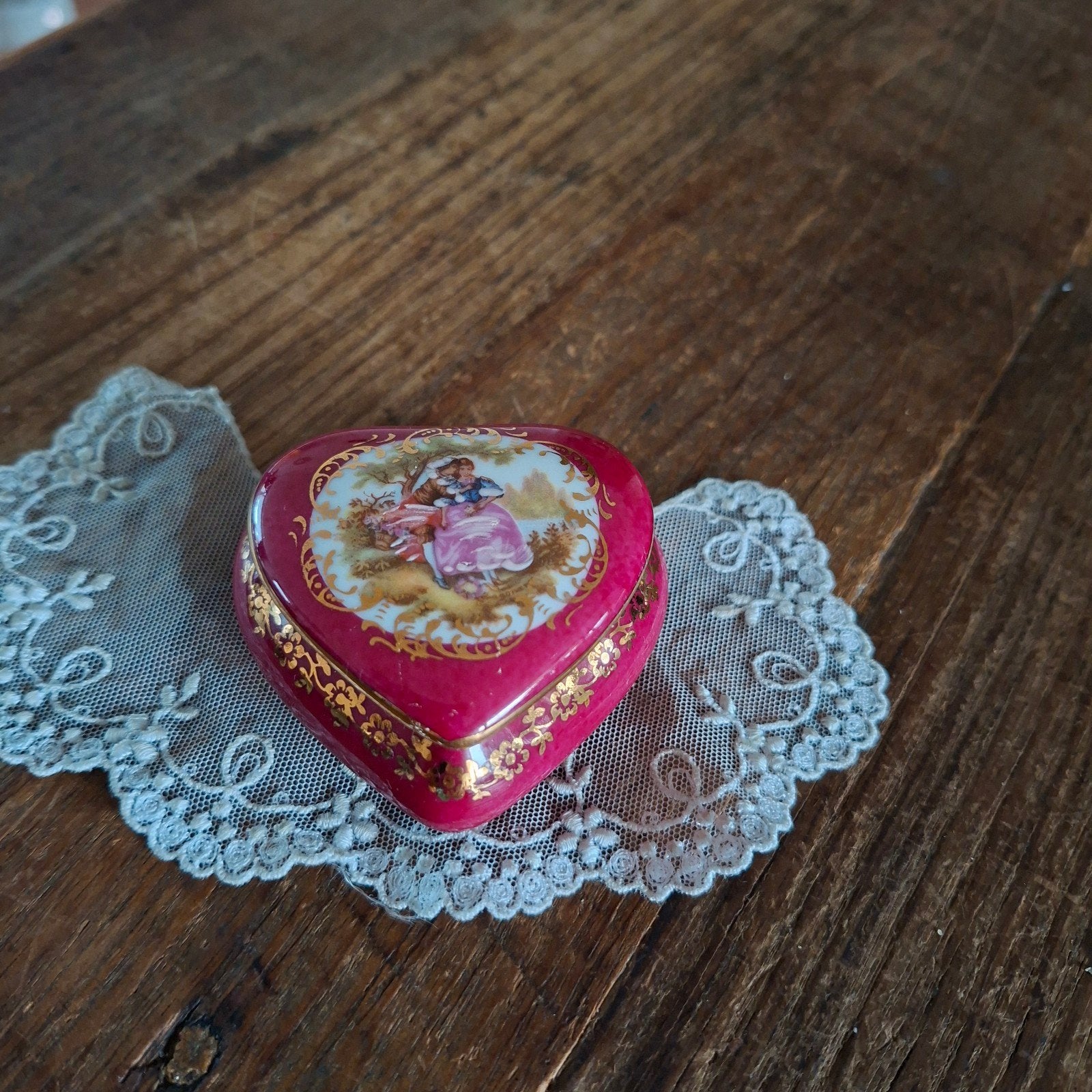 Limoges Hartvormig Sieradendoosje 6 bij 3 cm groot, Antiek en Kunst, Ophalen of Verzenden