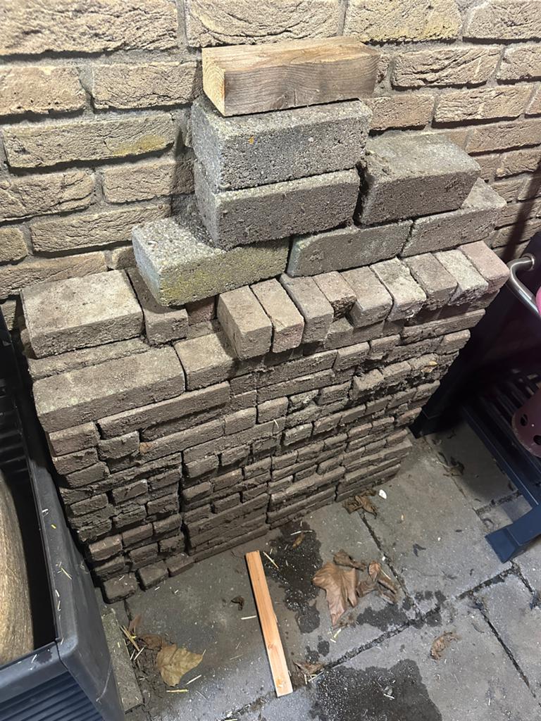 Gebruikte betonnen stenen voor tuin of oprit, Doe-het-zelf en Verbouw, Metselstenen, Ophalen, Gebruikt, Beton