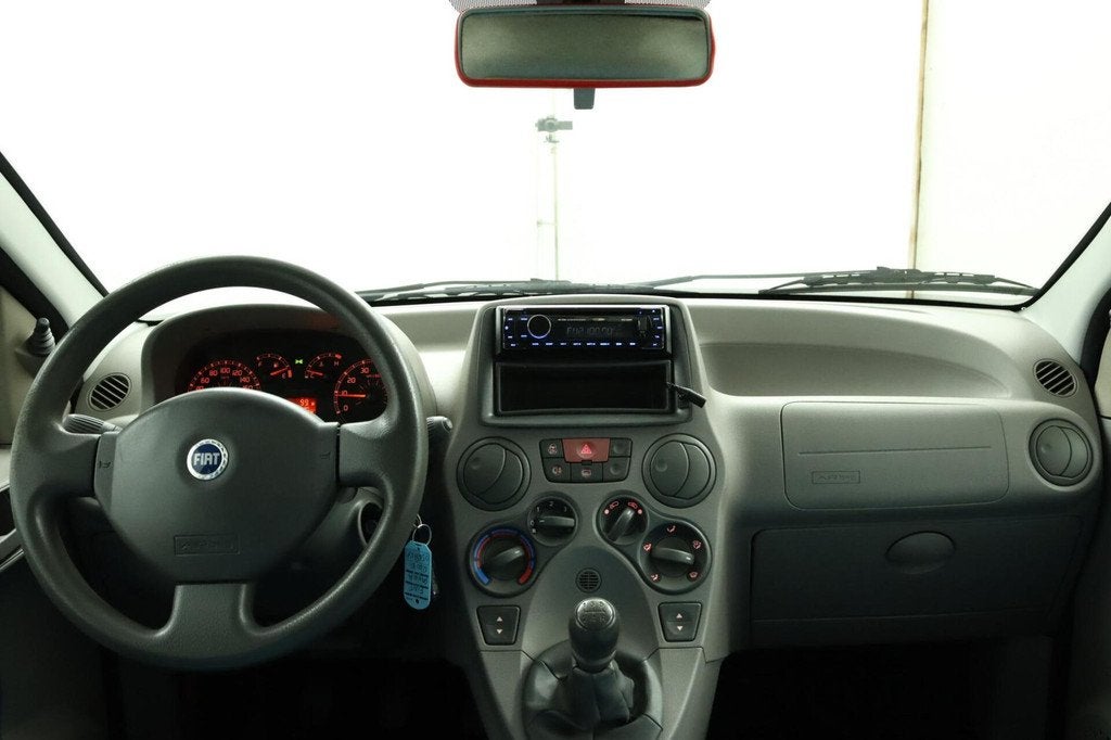Fiat Panda 1.2 Dynamic PANORAMADAK + NIEUWE APK, Auto's, Fiat, Voorwielaandrijving, Elektrische ramen, Stof, Gebruikt