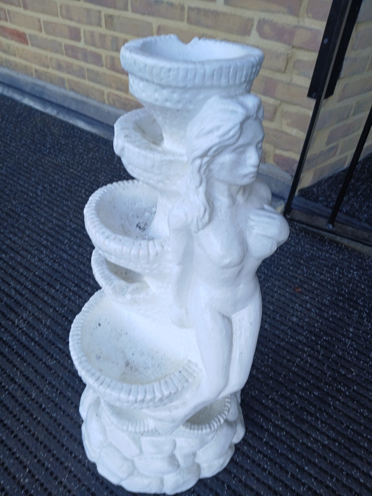 Decoratieve Tuinbeeld/waterornament Vrouw, Ophalen, Gebruikt, Beton