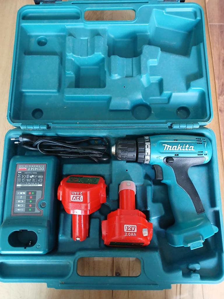 Makita 12V schroefmachine, Ophalen of Verzenden, Gebruikt, Boor- en Schroefmachine
