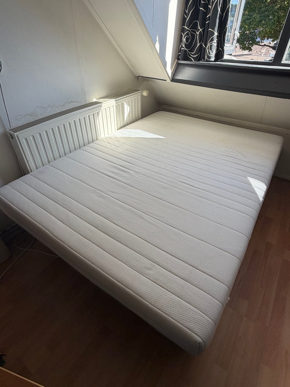 Boxspring 140x210 met matras 140x200