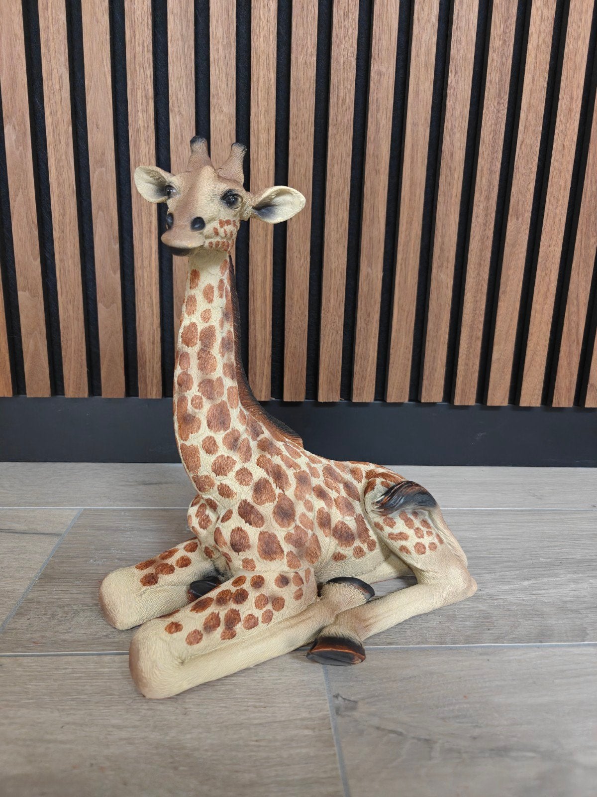 Giraffe liggend 32cm originele kleuren., Ophalen of Verzenden, Nieuw, Dier