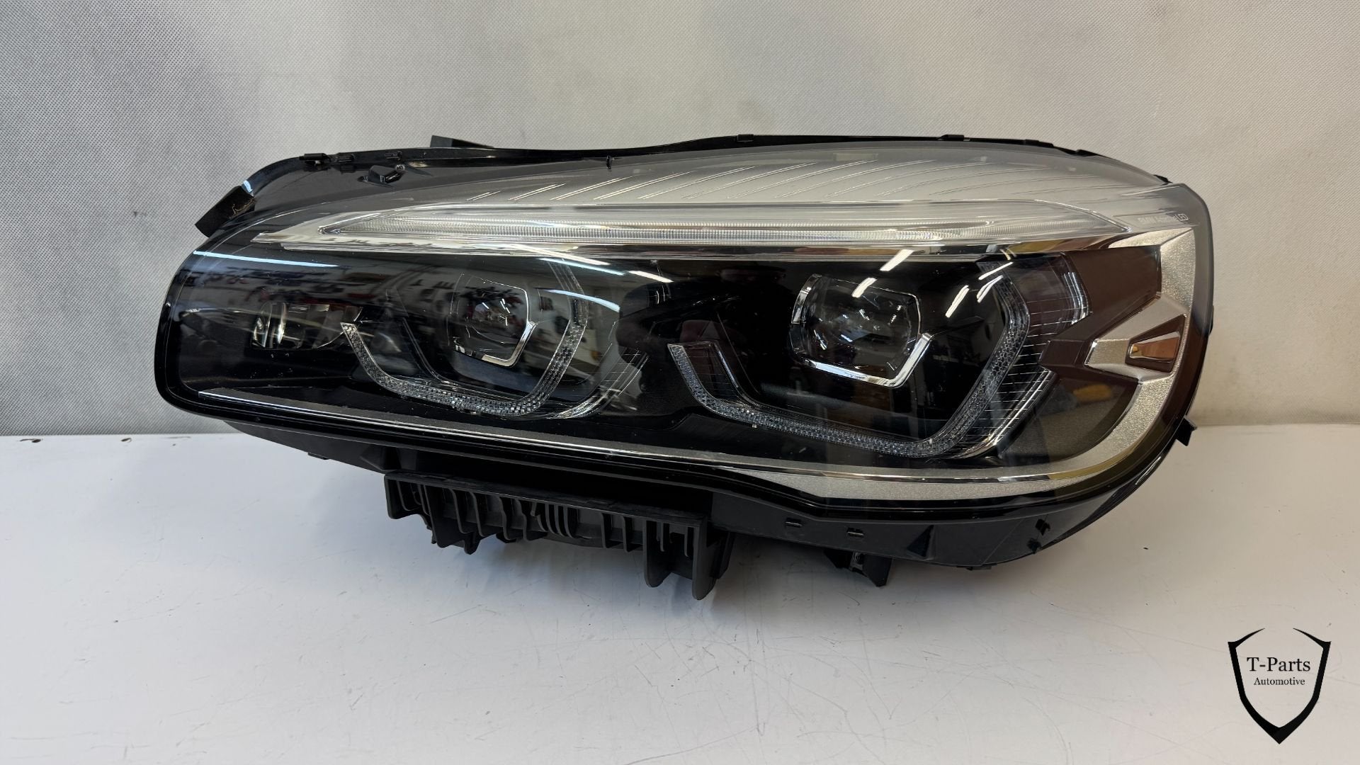 bmw 2 serie F45 F46 koplamp links A9873864504 lamp, Petuelring 130
80788  Munich, DE, Gebruikt, Info@bmw.de, Ophalen of Verzenden
