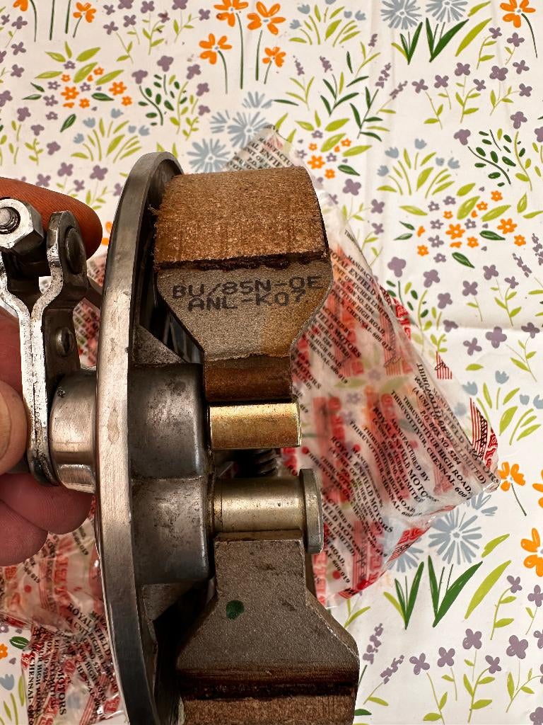 Twin Leading shoe Royal Enfield, Ophalen, Gereviseerd