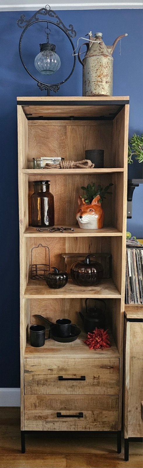 2 x mangohouten boekenkast Trevor, Ophalen, Gebruikt, 50 tot 100 cm, Met lade(s)