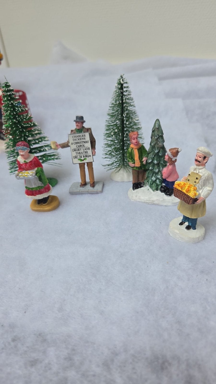 Kerstset van poppetjes voor je kerstdorp, Diversen, Kerst, Ophalen of Verzenden, Gebruikt