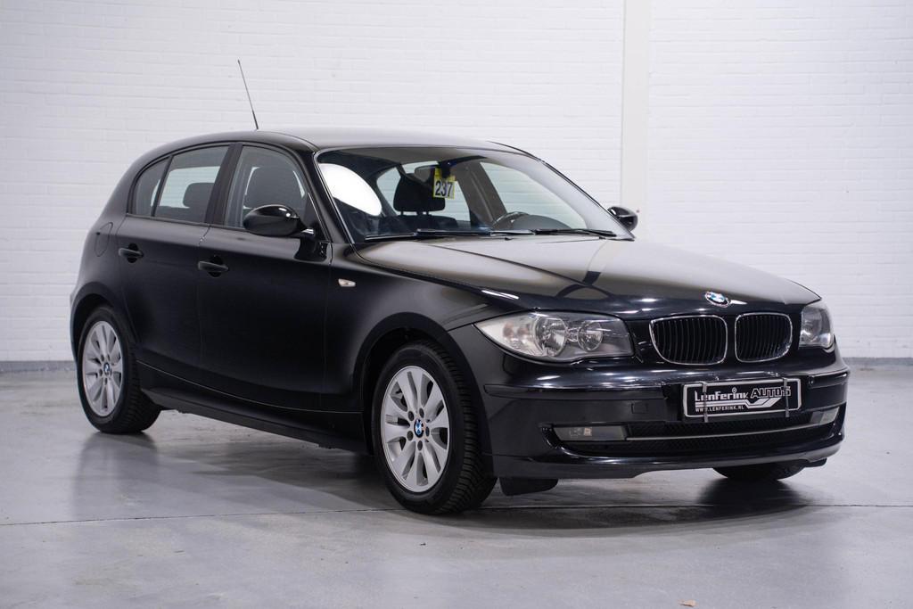BMW 1-serie 116i Introduction Cruise Stoelverwarming, Auto's, 1-Serie, Gebruikt, Zwart, 4 cilinders