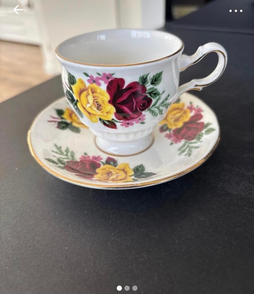 Vintage Queen Anne kopje met Rozenmotief, Antiek en Kunst, Antiek | Porselein, Ophalen of Verzenden