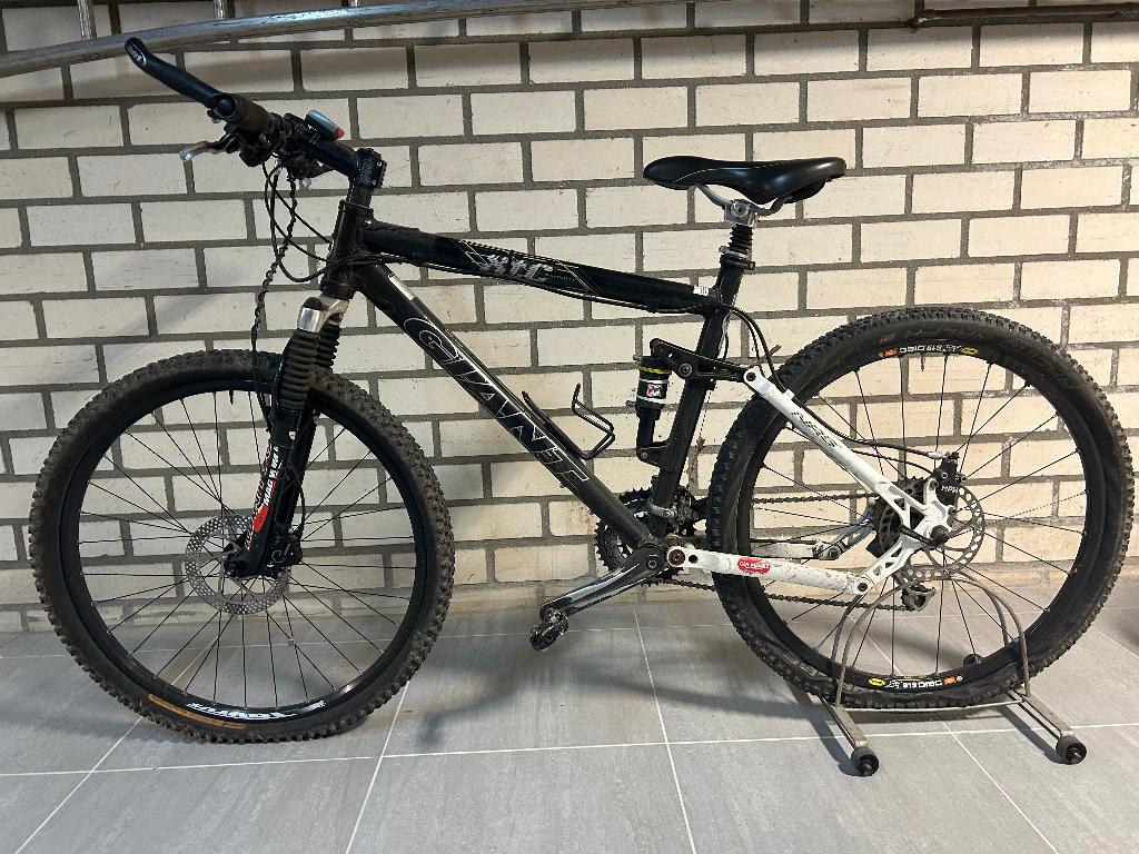 Giant mountainbike – full suspension, Fietsen en Brommers, Fietsen | Mountainbikes en ATB, Ophalen, Gebruikt, Giant, Schijfrem