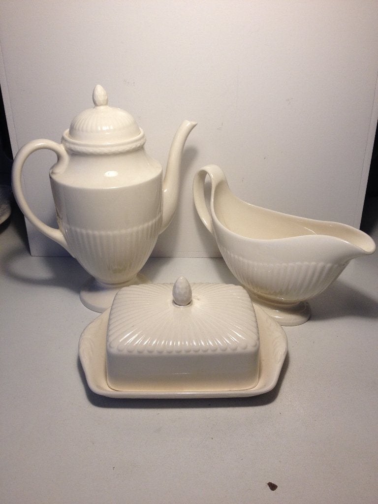 wedgwood koffiepot botervloot sauskom, Verzenden, Overige typen, Zo goed als nieuw, Wedgwood
