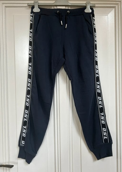 Diesel donkerblauwe joggingbroek maat 14/164, Broek, Diesel, Ophalen of Verzenden, Zo goed als nieuw