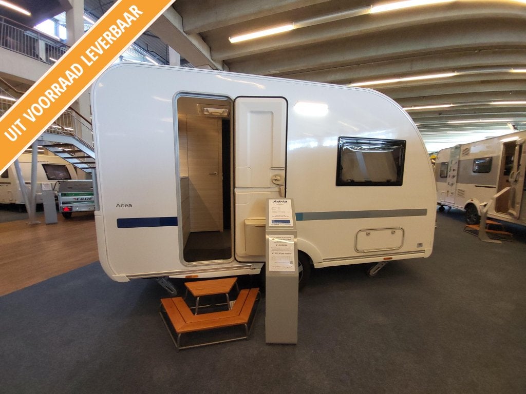 Adria Altea 362 LH; voorraad, vloerverwarming, gratis mover, Caravans en Kamperen, Caravans, Tot en met 2, Bedrijf, 750 - 1000 kg
