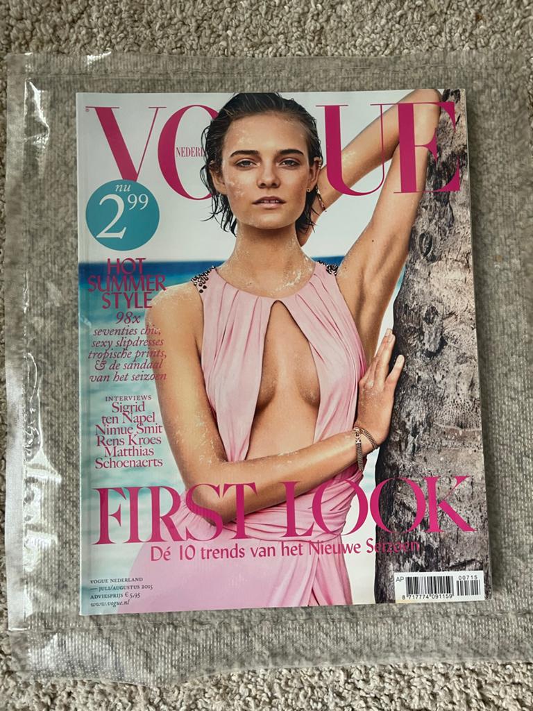 Vogue Nederland Augustus 2015 - Hot Summer Style Nimue Smit, Boeken, Mode, Ophalen of Verzenden, Zo goed als nieuw, Mode algemeen