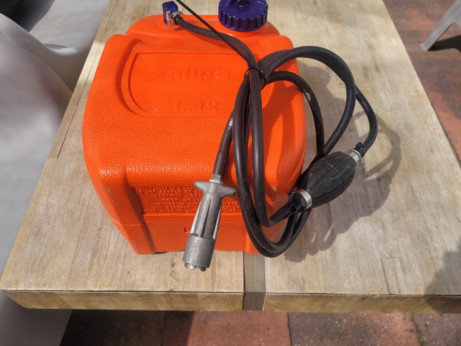 Benzinetank Met oude mercury aansluiting
Goede slang En knij, Watersport en Boten, Accessoires en Onderhoud, Ophalen of Verzenden