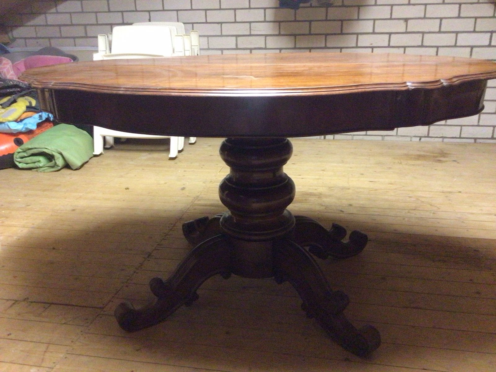 Antieke ovale tafel met mooi gedraaide poot, Ophalen