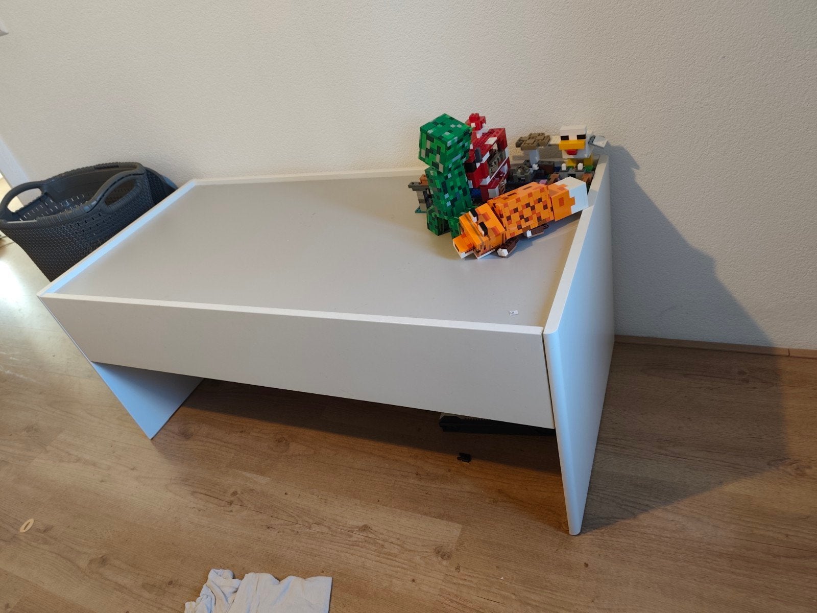 IKEA DUNDRA speeltafel / opbergtafel, Kinderen en Baby's, Speelgoed | Speeltafels, Ophalen, Zo goed als nieuw