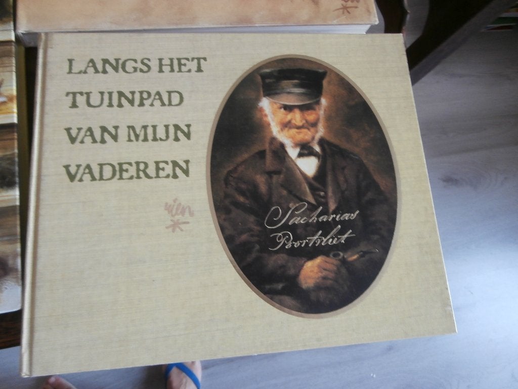 Foto 4 van Boek Rien Poortvliet Tresoor Ark van Noach Hak op tak Tuinpa