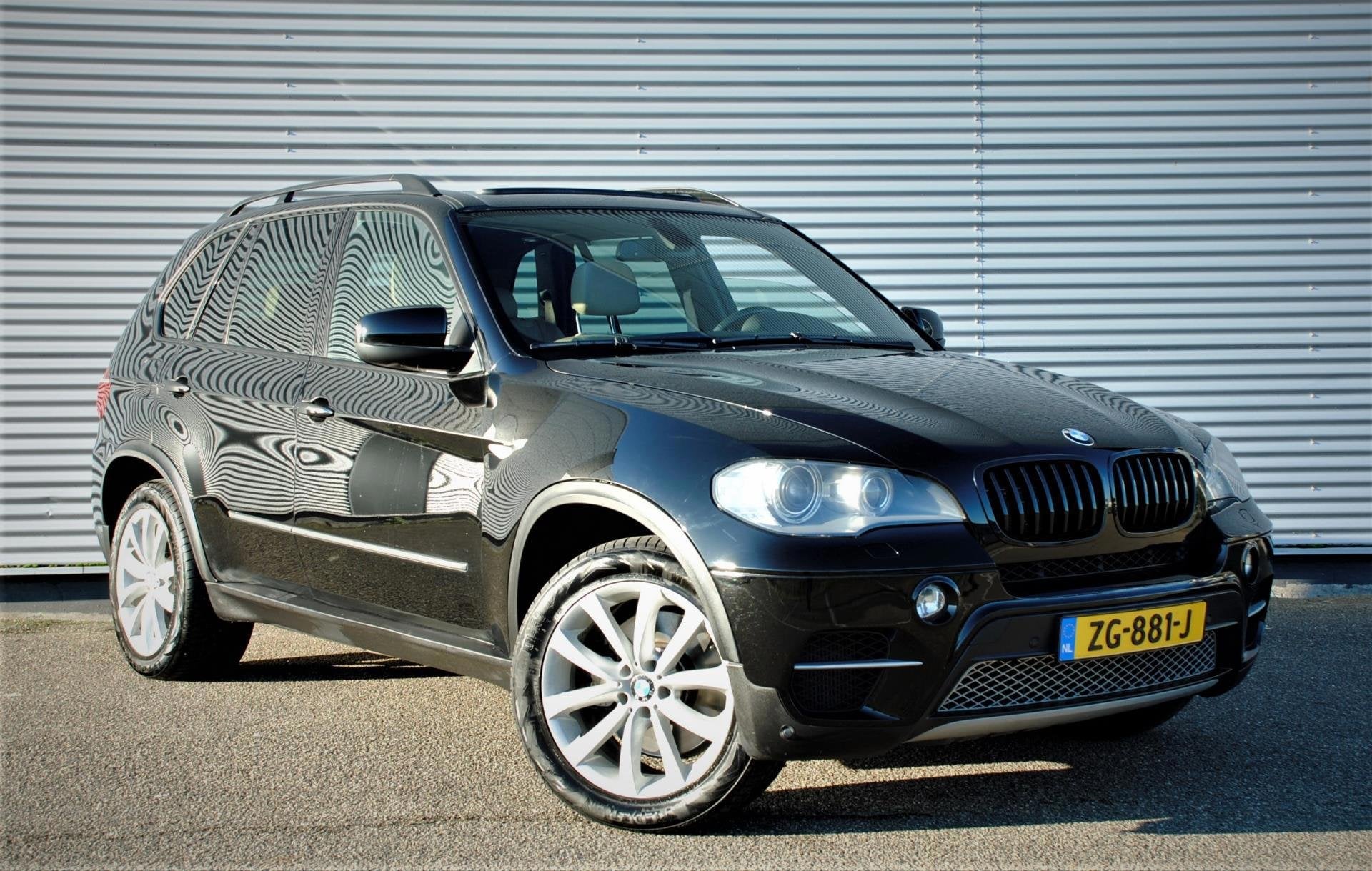 BMW X5 XDrive50i High Executive / Full option / Pano / Navi, Auto's, Euro 5, 2240 kg, Gebruikt, Xenon verlichting
