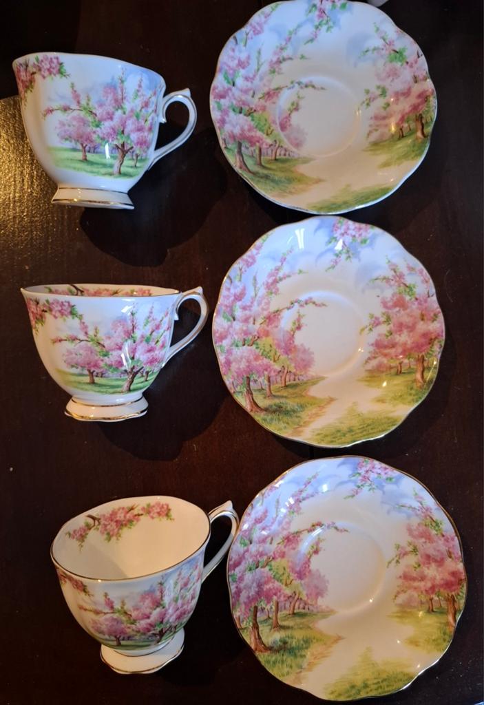 Royal Albert Blossom Time kop en schotel 3 stuks, Verzamelen, Ophalen, Zo goed als nieuw, Porselein, Kop en/of schotel