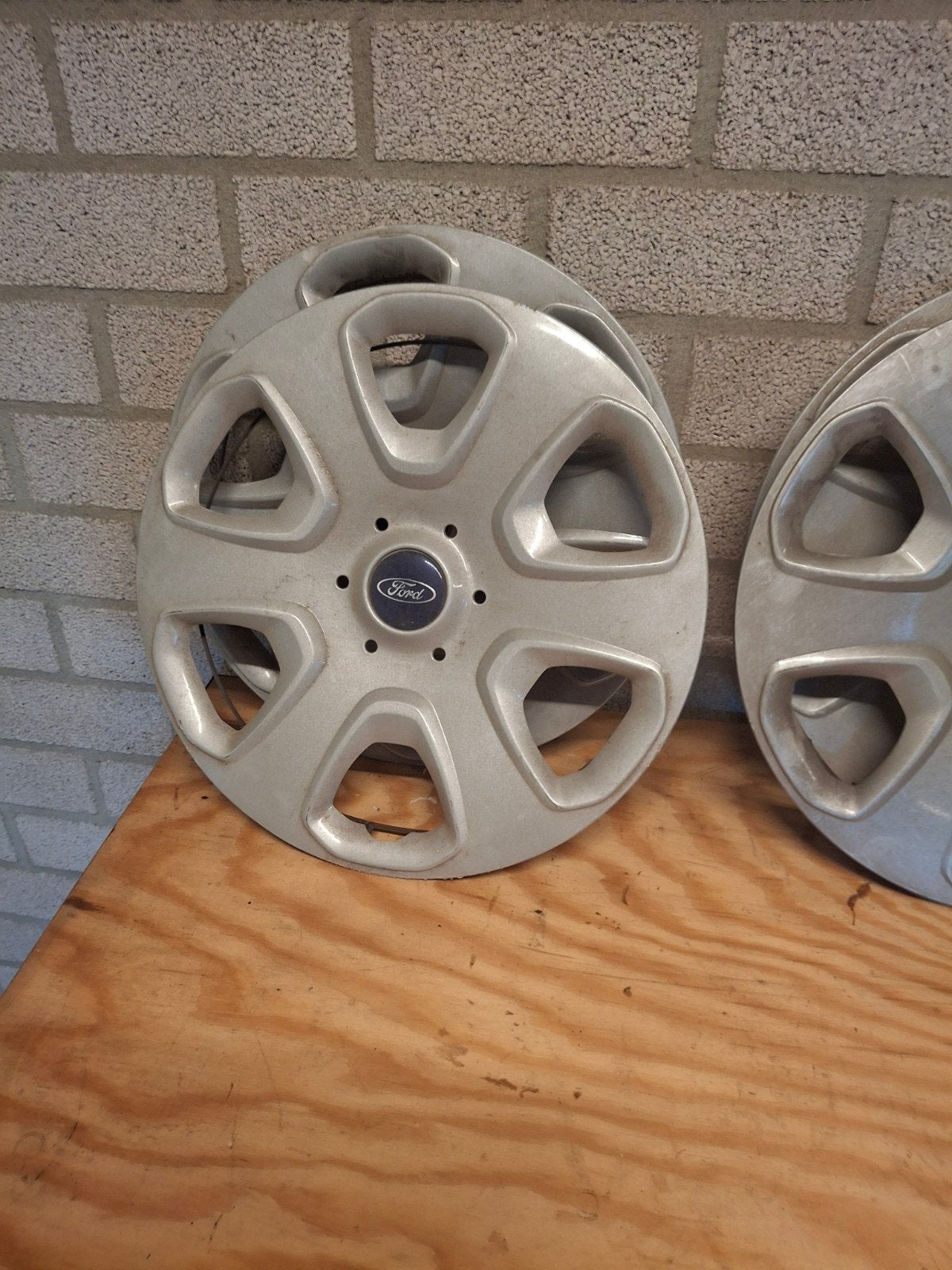 Set van 4 Ford Ka wieldoppen, Auto diversen, Ophalen of Verzenden, Gebruikt