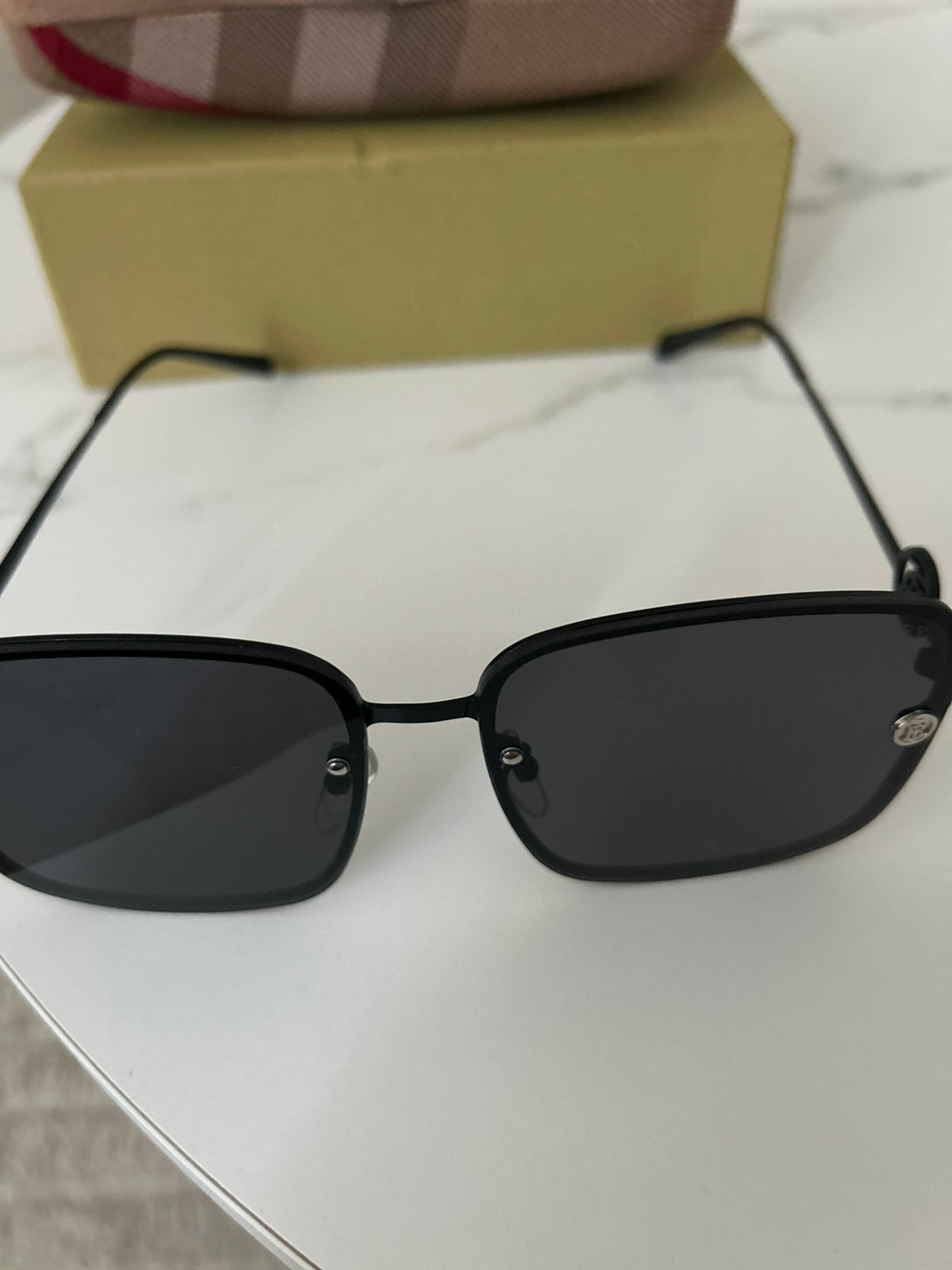 Mooi nieuw dames zonnebril van Burberry’s, Overige merken, Zonnebril, Zwart, Nieuw