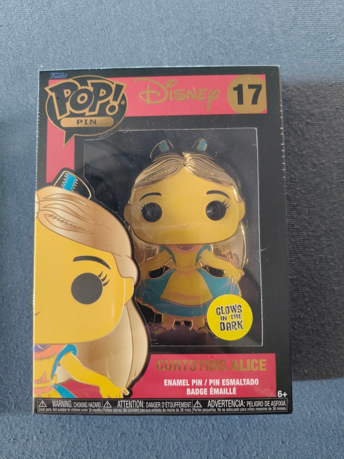 Funko Pop! Disney Pin 17 Curtsying Alice Glows in the Dark, Ophalen, Zo goed als nieuw