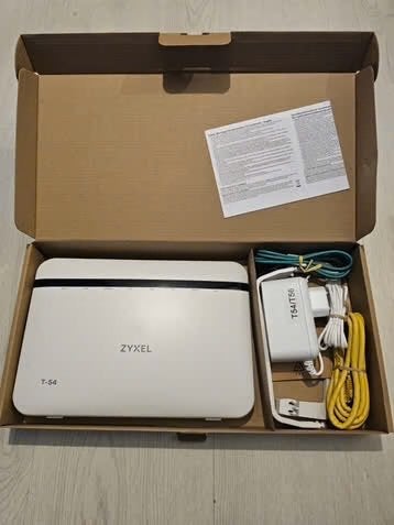Zyxel T-54 Router met modem - Nieuw, Ophalen of Verzenden, Nieuw, Router met modem
