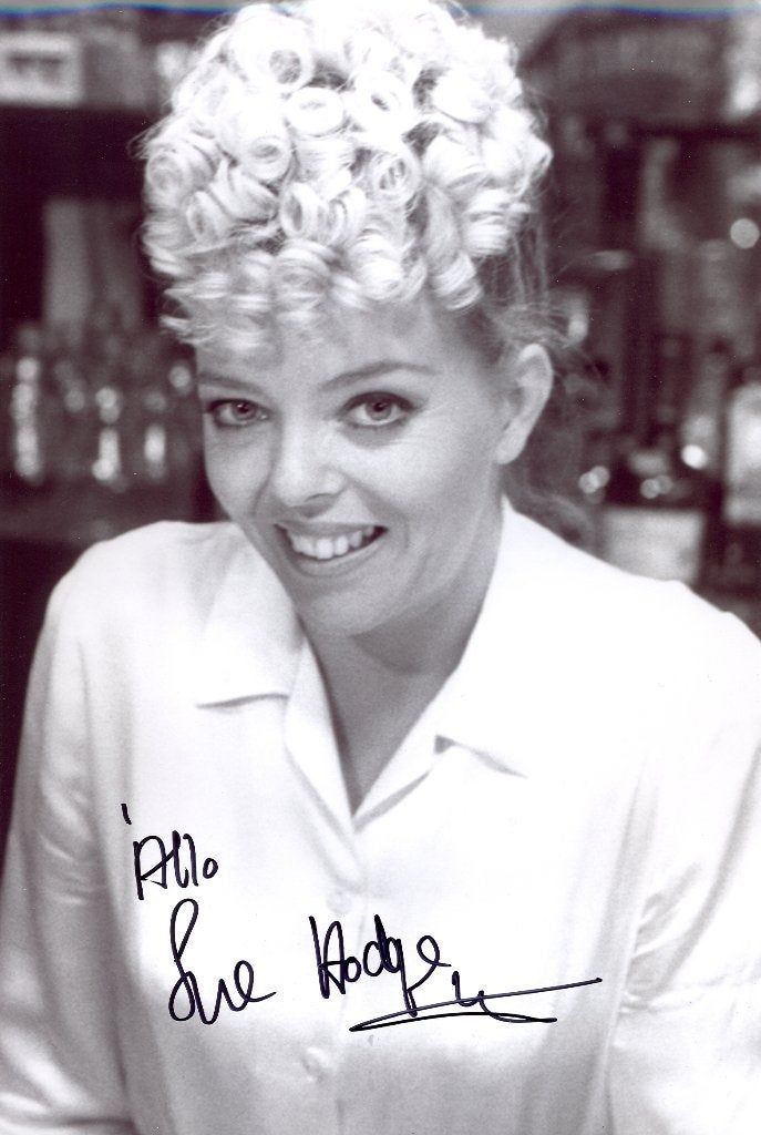 Gesigneerde foto's van Sue Hodge, uit Allo Allo!!, Verzamelen, Verzenden, Voor 1940, Overige onderwerpen