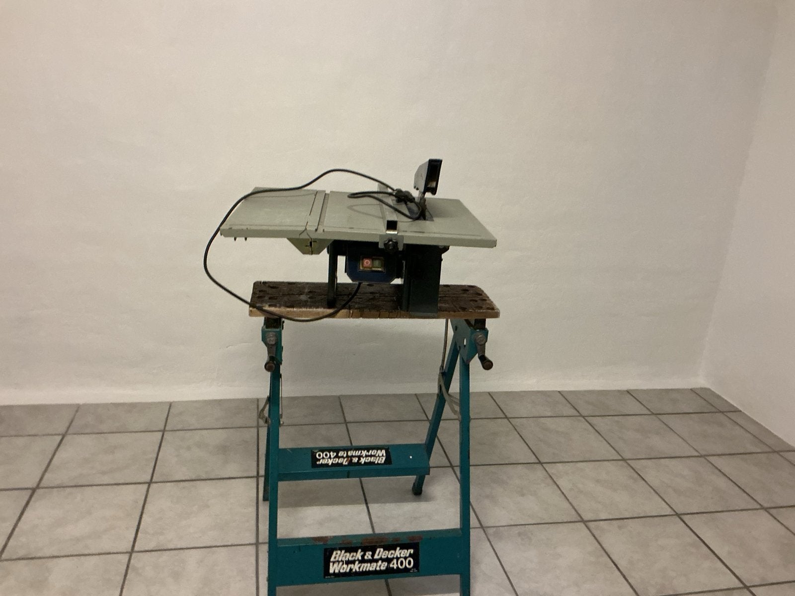 Tafelcirkelzaag TT9 800 op Black & Decker Workmate 400, Ophalen, Gebruikt, Cirkelzaag, 600 tot 1200 watt