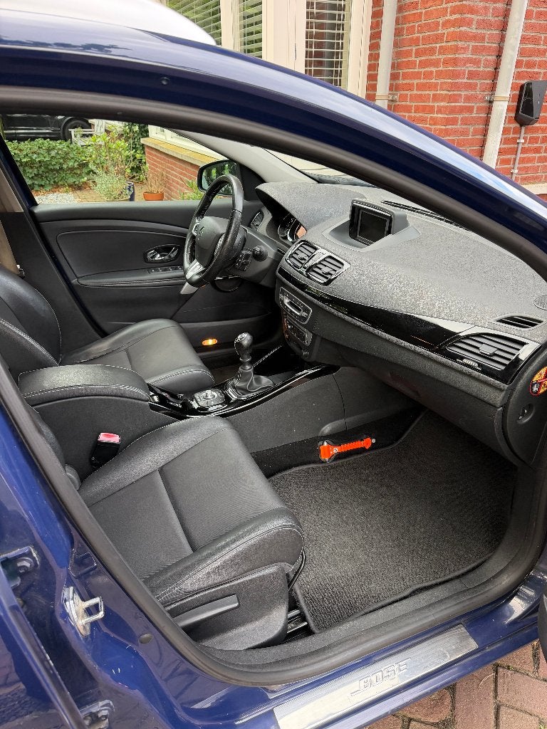 Foto 12 van Renault Mégane 1.5 DCI 81KW Estate 2012 met winterbanden