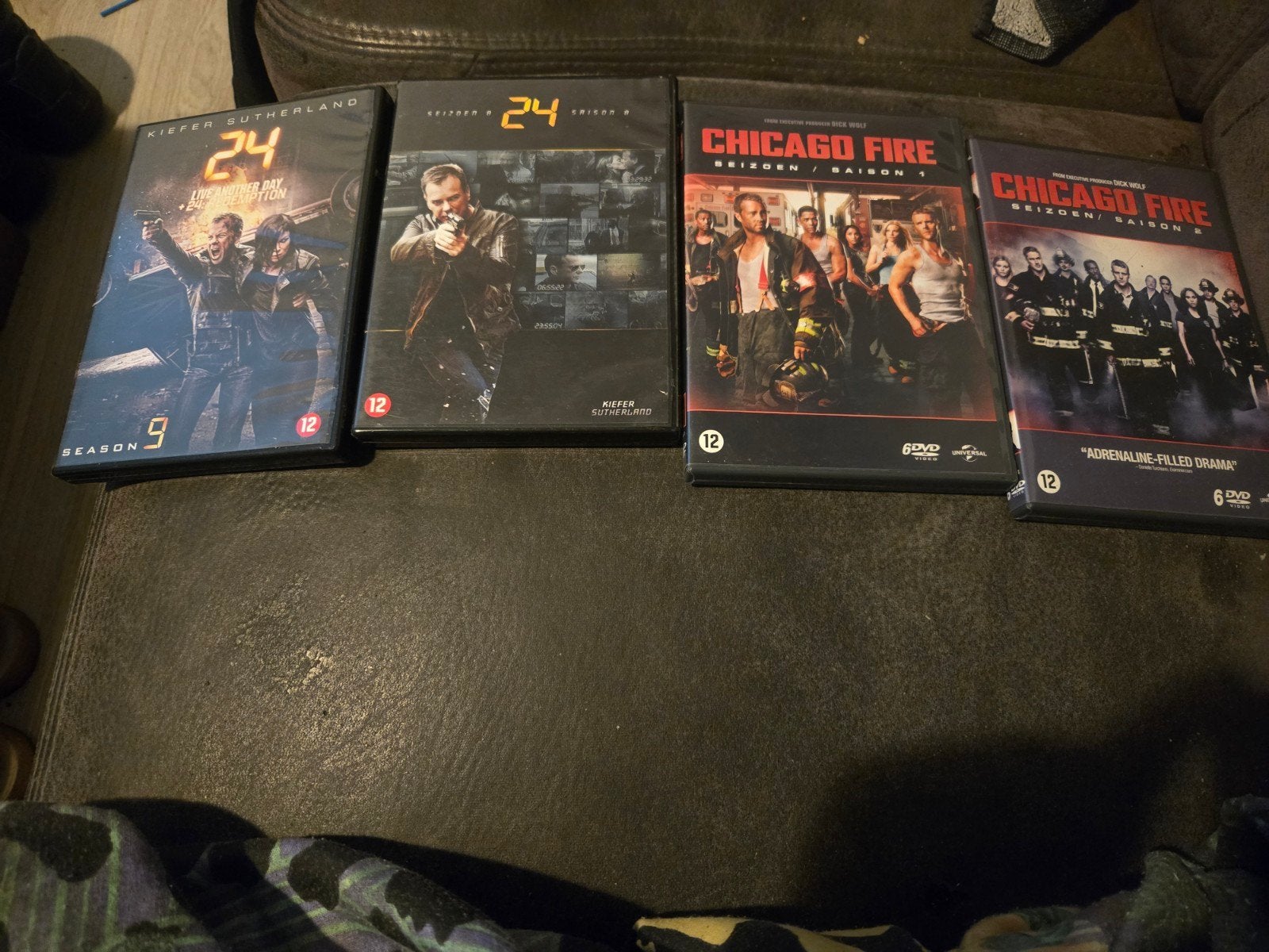 2 dvd 24 en 2 dvds chicago fire, Alle leeftijden, Ophalen, Zo goed als nieuw, Overige genres