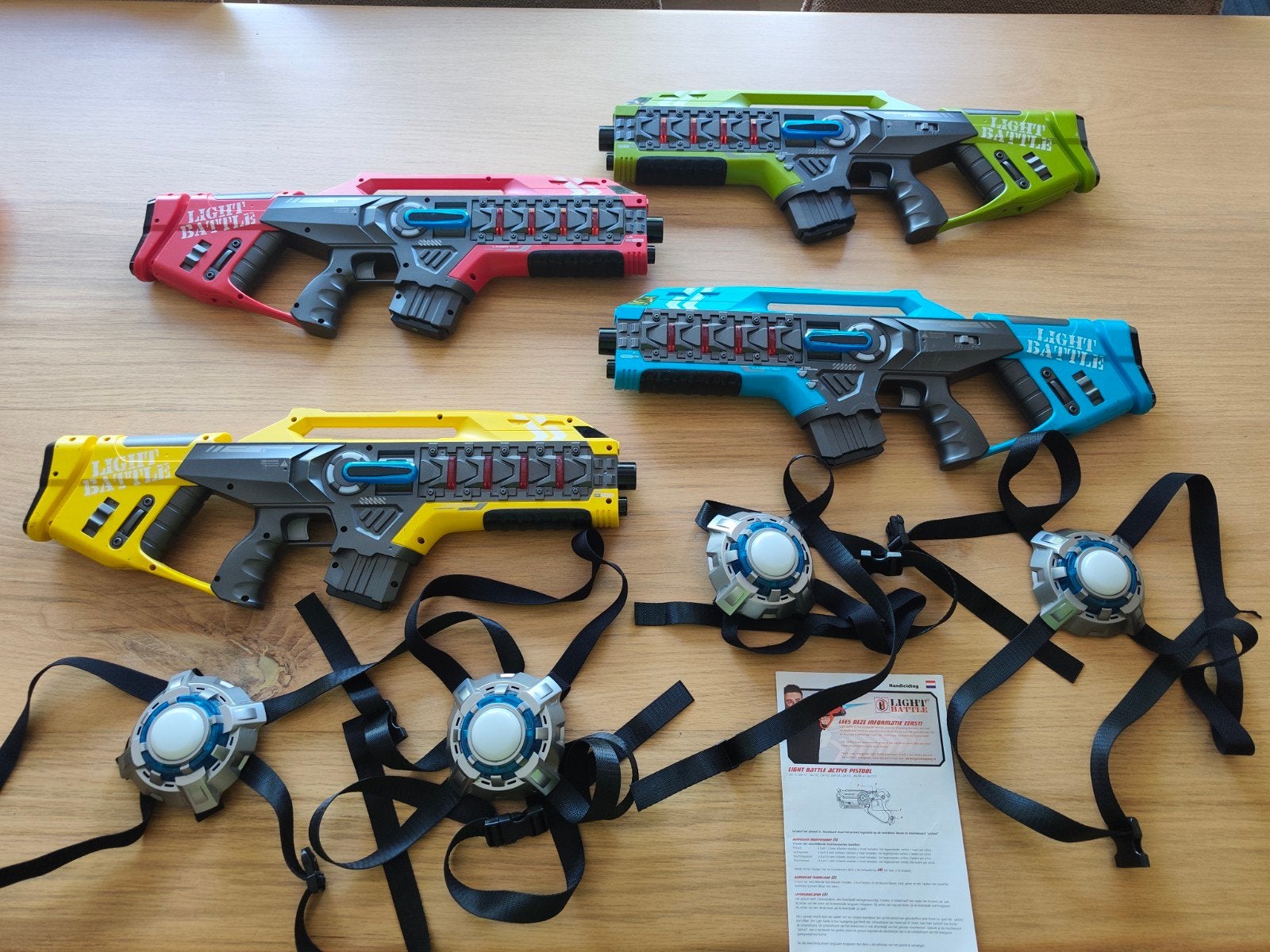 Light Battle Active Lasergame Set. 4x geweer + 4x vest, Ophalen of Verzenden, Zo goed als nieuw