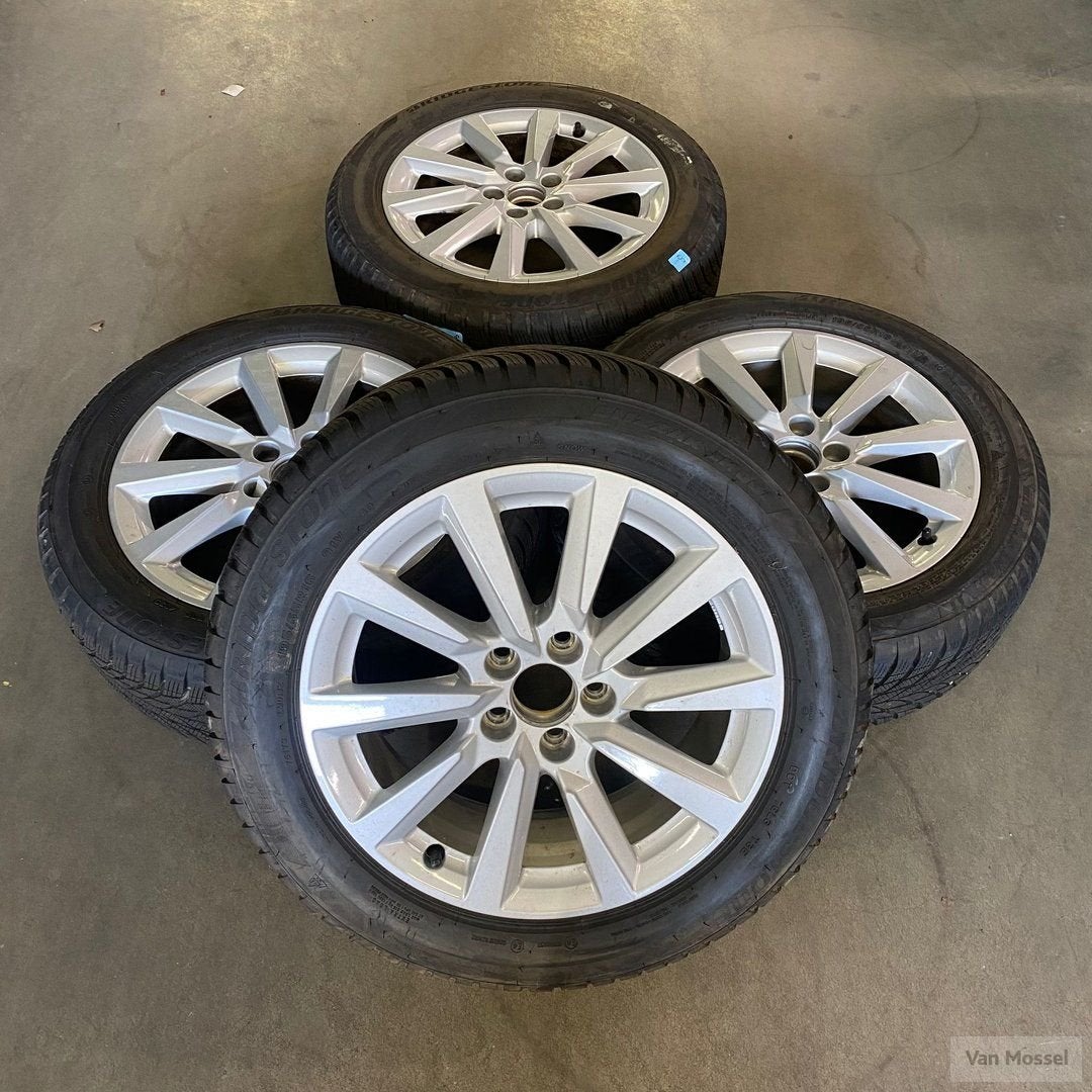 Audi A1 Sportback Bridgestone Blizzak LM001 195/55/R16 91V, Auto-onderdelen, Gebruikt, -, Banden en Velgen, 195 mm