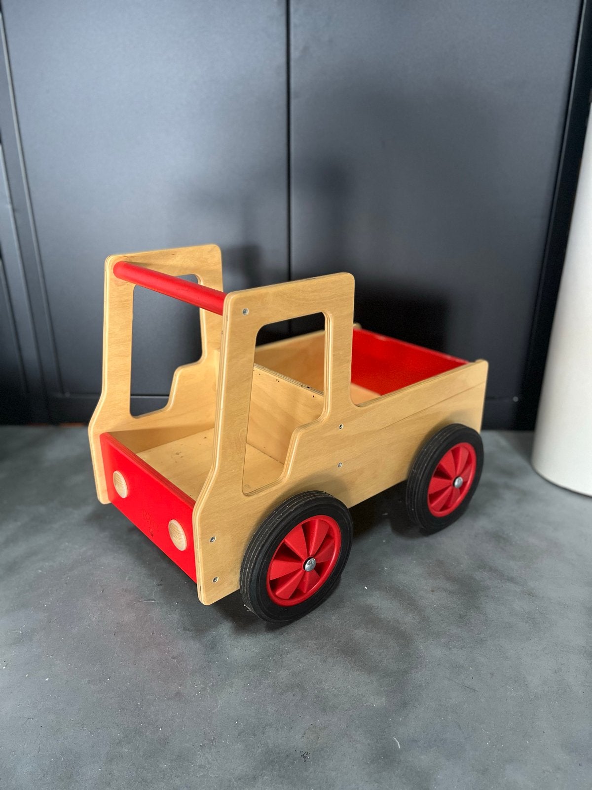 Houten vrachtwagen loopauto - BÄRT - 49cm lang, Ophalen of Verzenden, Gebruikt