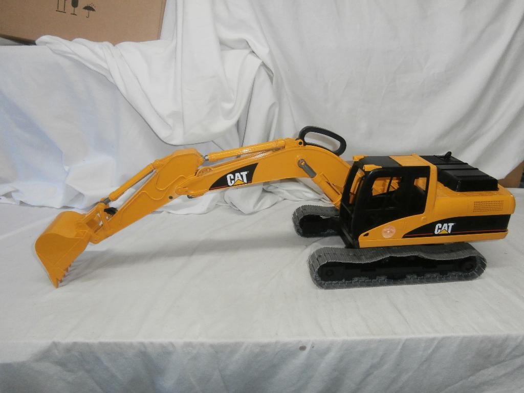 Bruder Cat rups kraan, Kinderen en Baby's, Speelgoed | Speelgoedvoertuigen, Ophalen, Gebruikt