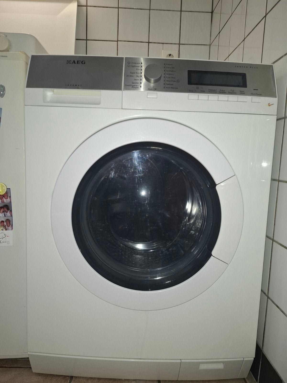 AEG L76489FL wasmachine, 6 tot 8 kg, Ophalen, 1200 tot 1600 toeren, 85 tot 90 cm