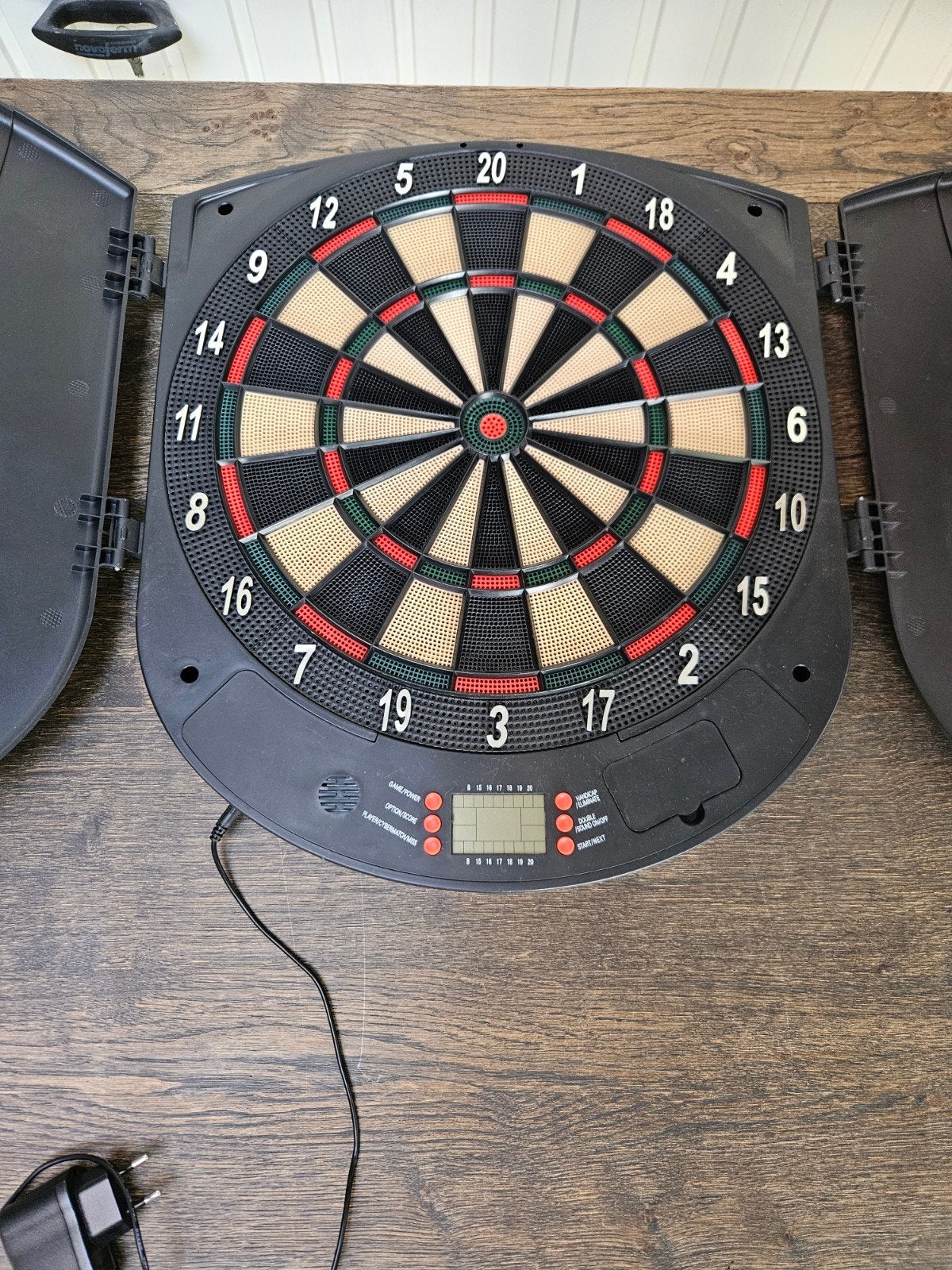 Elektronisch dartbord Michael van Gerwen XQ Max Sports, Ophalen of Verzenden, Zo goed als nieuw, Dartbord, Elektronisch