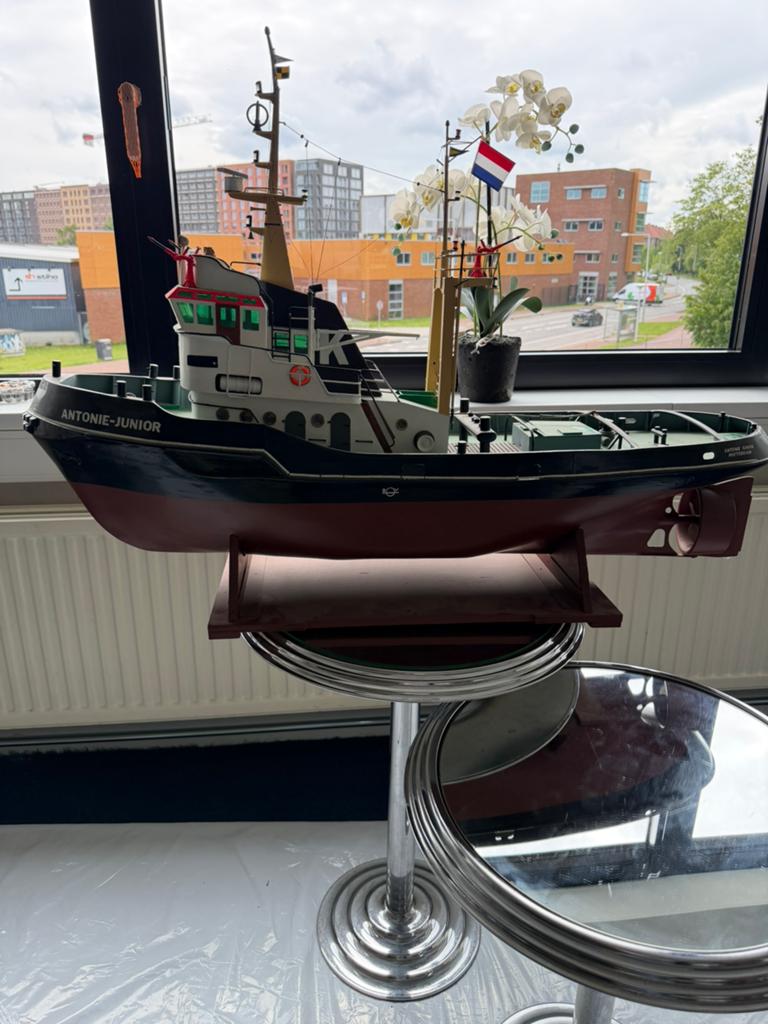 Antonie junior, Hobby en Vrije tijd, Modelbouw | Boten en Schepen, Ophalen of Verzenden, Zo goed als nieuw