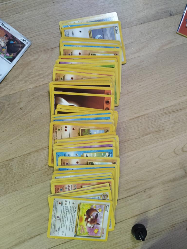 Diverse pokemon kaarten uit 1995, Ophalen of Verzenden, Winkel, Super of Benzinepomp, Volle spaarkaart
