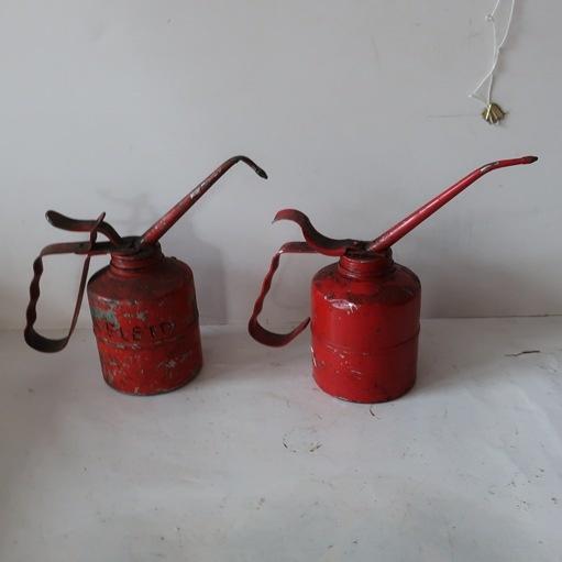 Oliespuit oliekan metaal rood origineel SET PRIJS, Ophalen of Verzenden