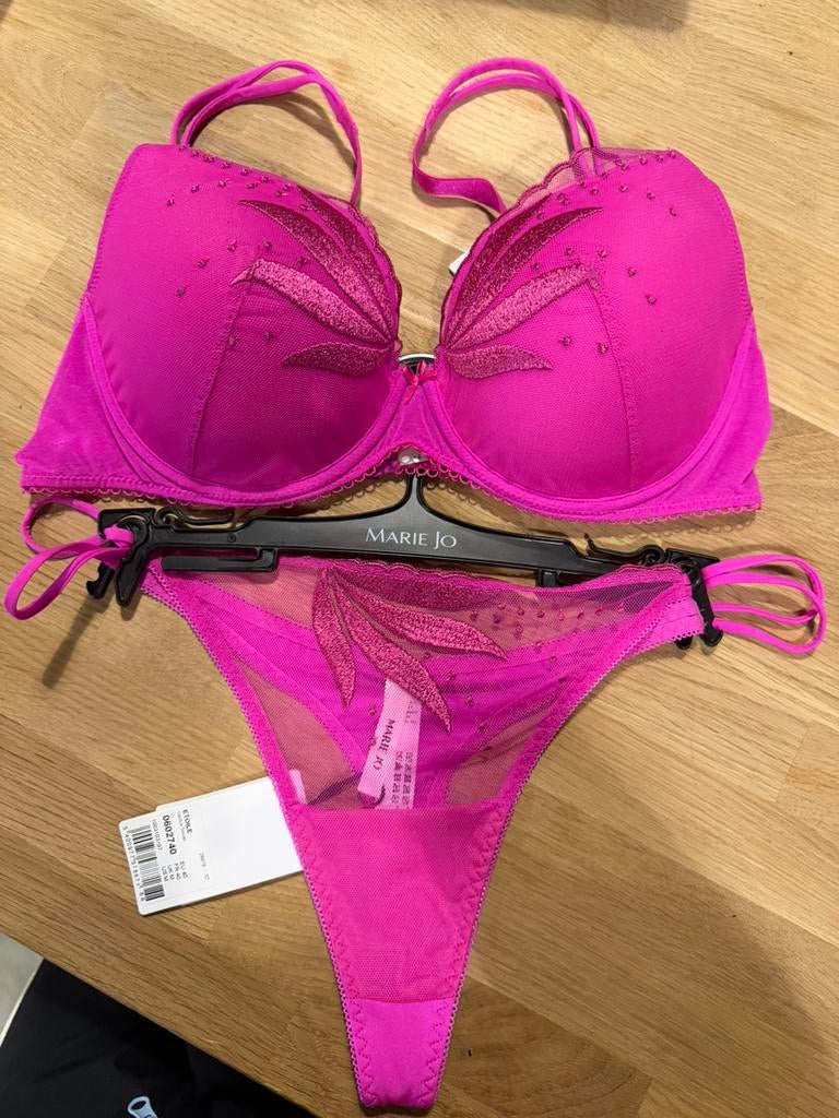 Marie Jo bh 85C string 40 NIEUW!! Bh nu €50, Ophalen of Verzenden, BH