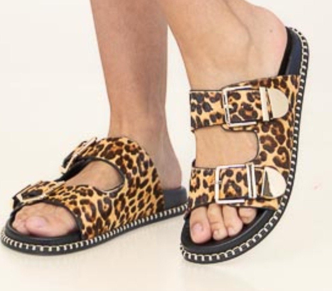Toral leopard slippers mt 39 ZGAN, Kleding | Dames, Slippers, Bruin, Verzenden, Zo goed als nieuw
