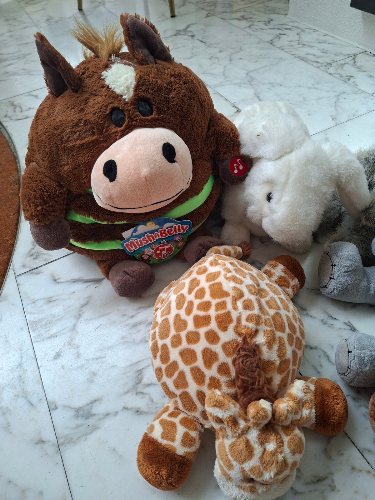 Grote collectie knuffels: diverse dieren en karakters, Ophalen, Met kleding of accessoire, Gebruikt, Overige merken