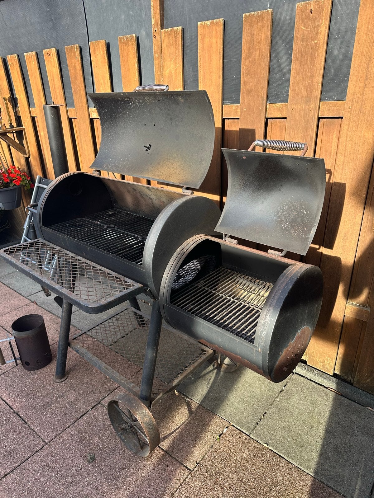 Jamestown Grill Smoker BBQ - Gebruikt, Ophalen, Gebruikt
