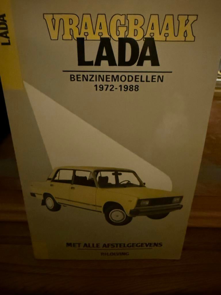 Vraagbaak Lada Benzinemodellen 1972-1988, Auto diversen, Handleidingen en Instructieboekjes, Ophalen of Verzenden