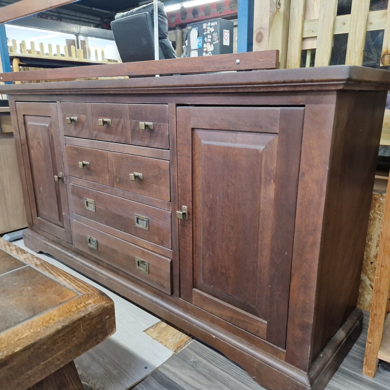 Massief houten dressoir met lades en deuren, Ophalen, Gebruikt, Onbekend@voorbeeld.com, Met lade(s)