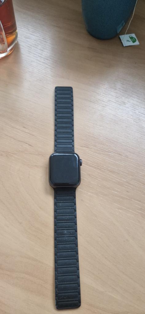 Apple Watch SE 40mm GPS, Sieraden, Tassen en Uiterlijk, Smartwatches, Zwart, IOS, Ophalen of Verzenden, GPS