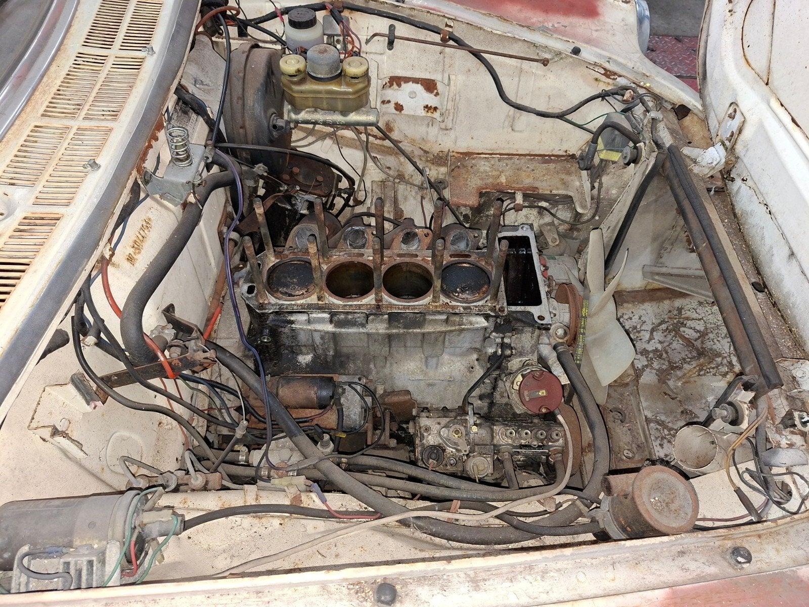 Te koop oldtimer Alfa spider project., foto 4
